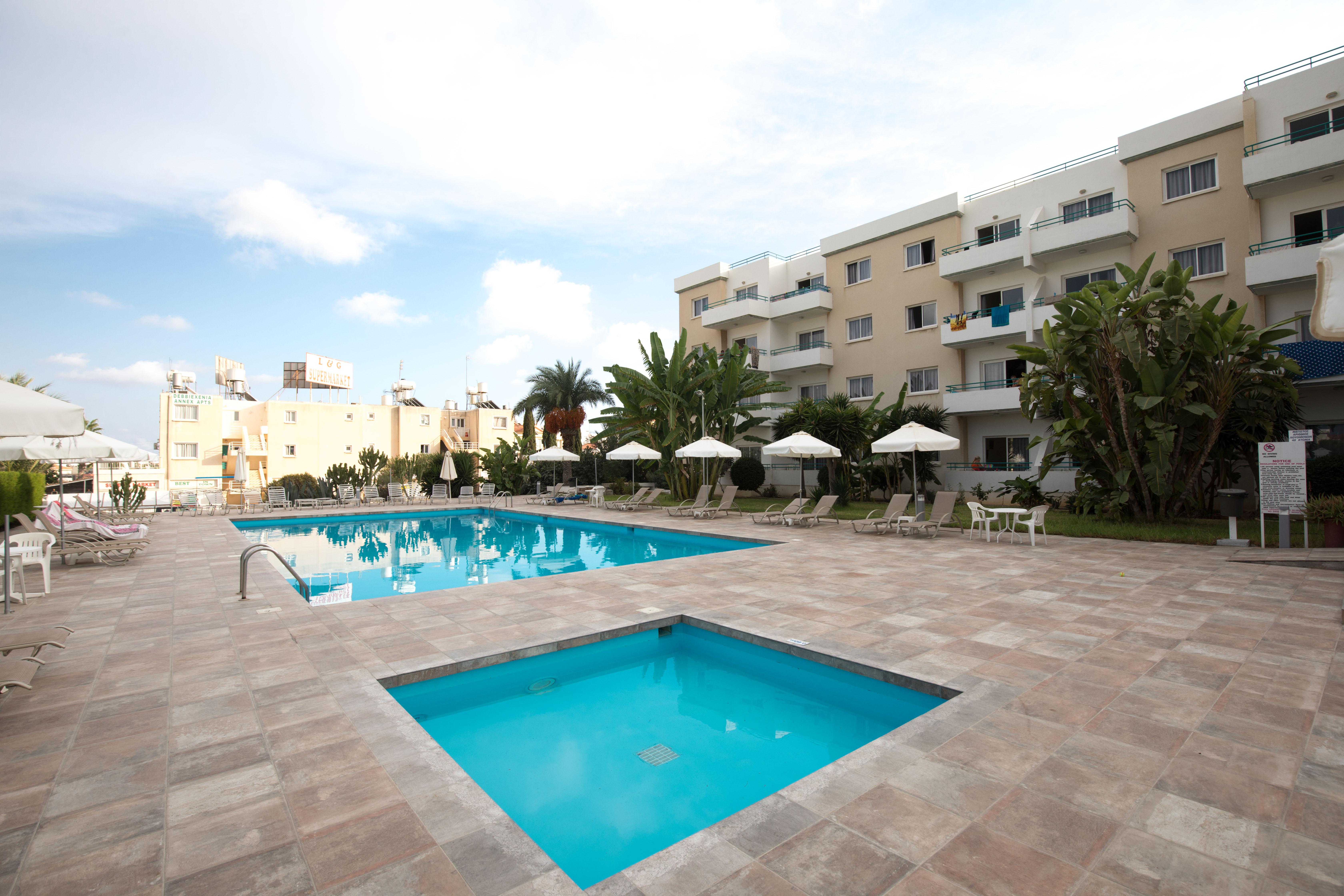 Debbiexenia Hotel Apartments Paralimni Exterior photo