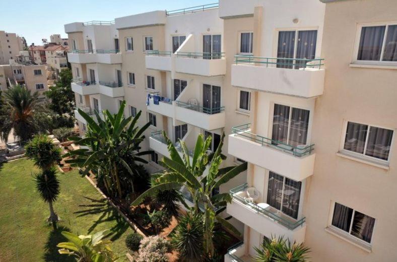 Debbiexenia Hotel Apartments Paralimni Exterior photo