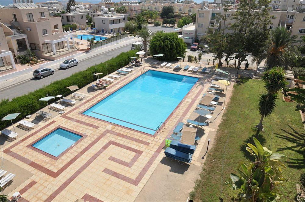 Debbiexenia Hotel Apartments Paralimni Exterior photo