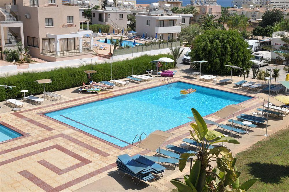 Debbiexenia Hotel Apartments Paralimni Exterior photo