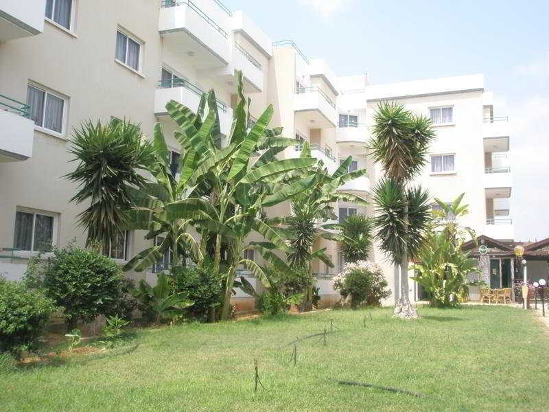 Debbiexenia Hotel Apartments Paralimni Exterior photo