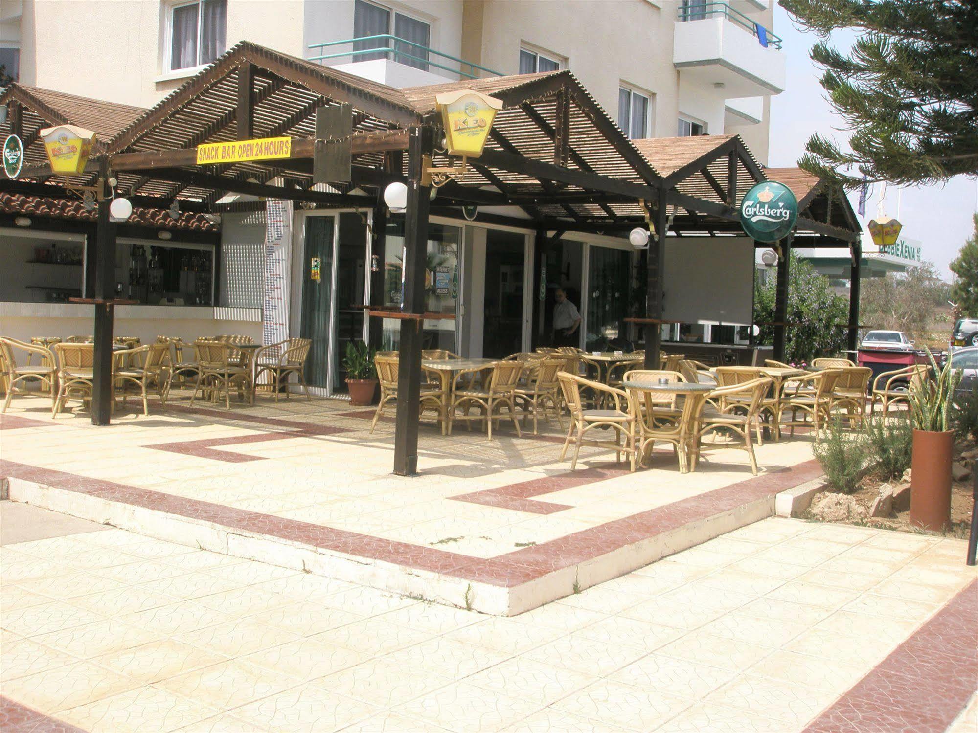 Debbiexenia Hotel Apartments Paralimni Exterior photo