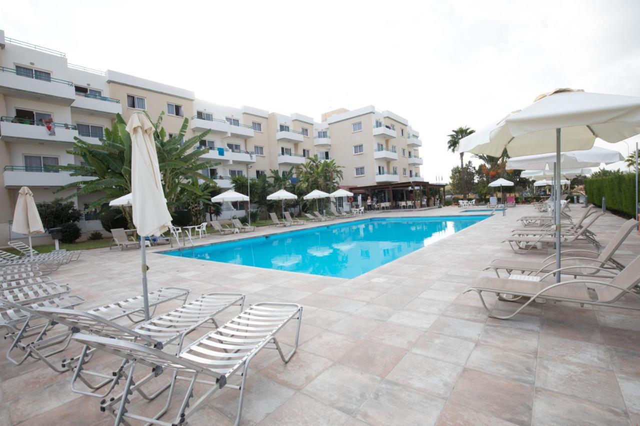 Debbiexenia Hotel Apartments Paralimni Exterior photo